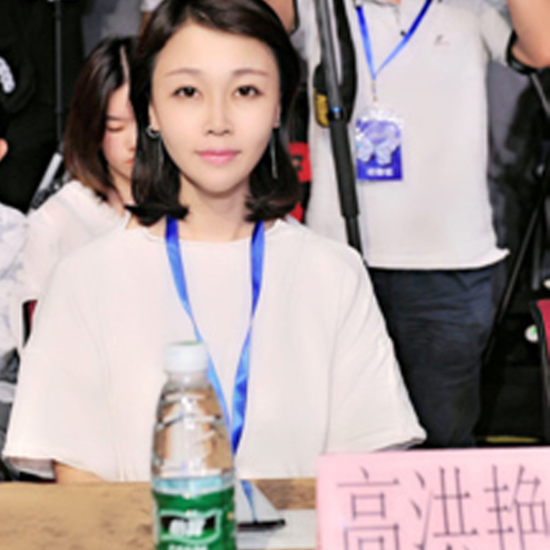 Fashion Week for College Students -- bense  CEO Gao Hongyan was present as a fashion judge